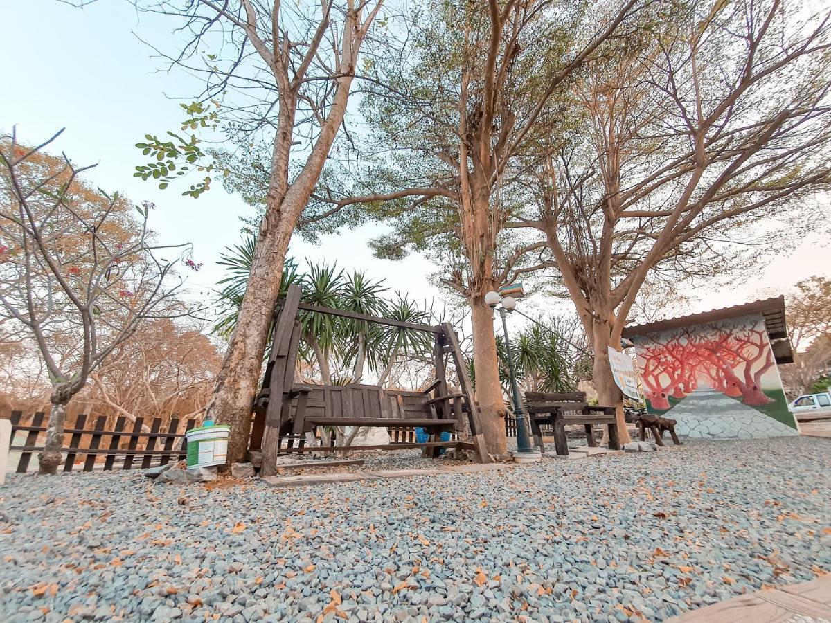 Benjaporn Bungalow Ko Si Chang Kamer foto