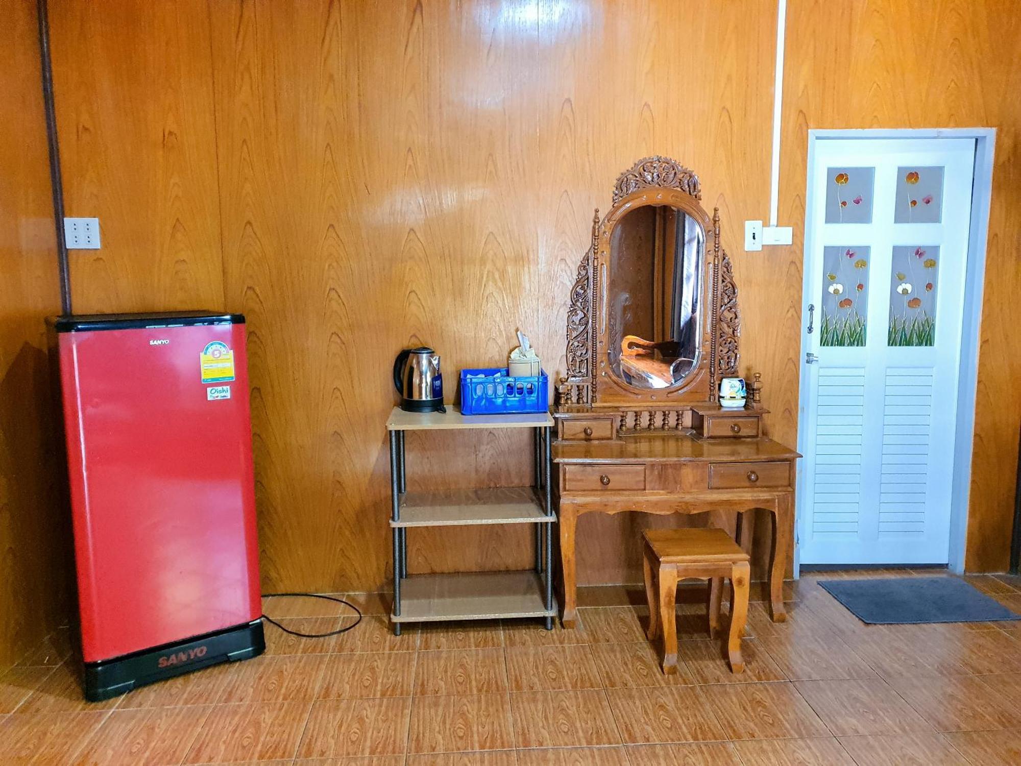 Benjaporn Bungalow Ko Si Chang Kamer foto