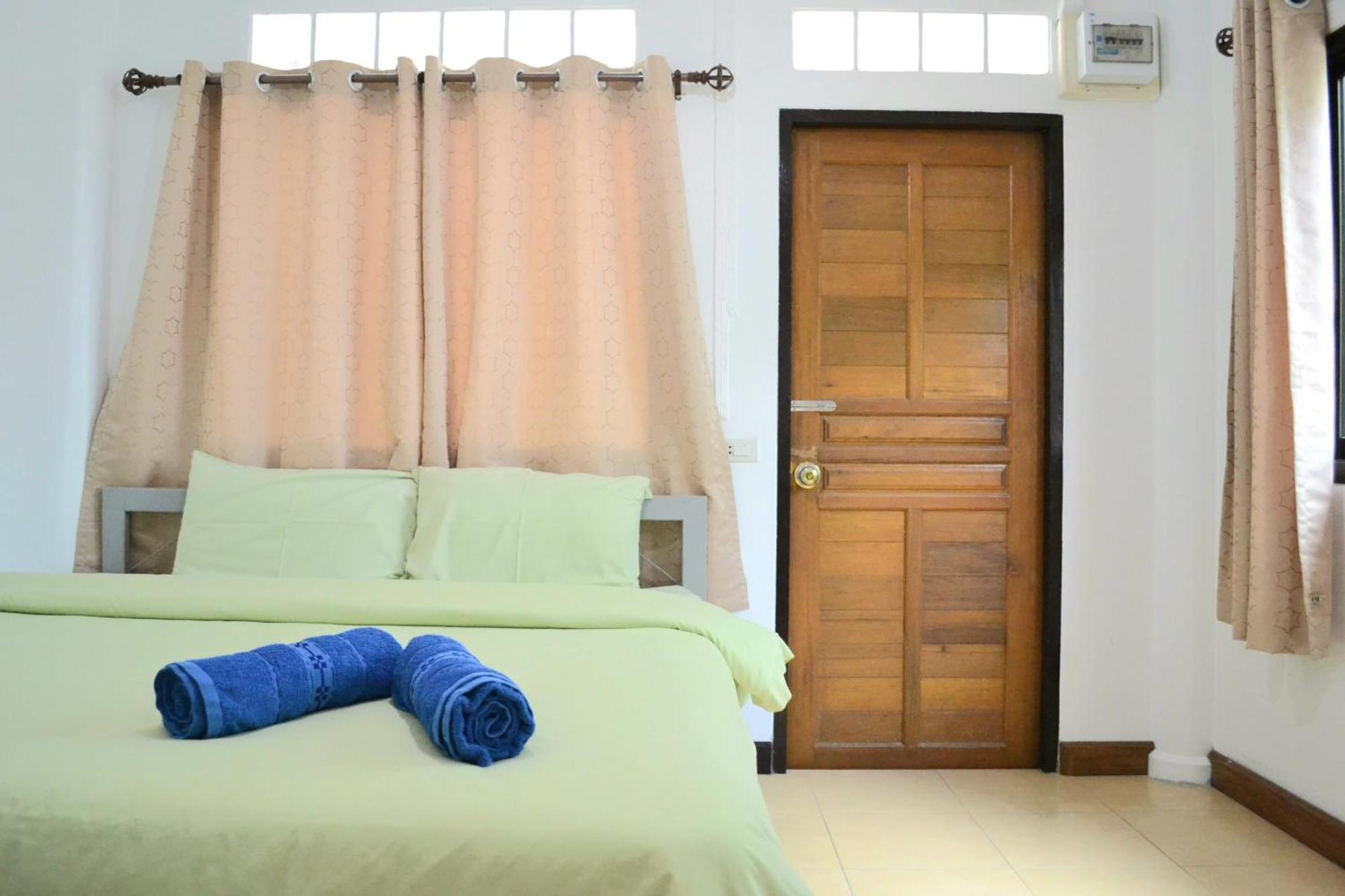 Benjaporn Bungalow Ko Si Chang Kamer foto