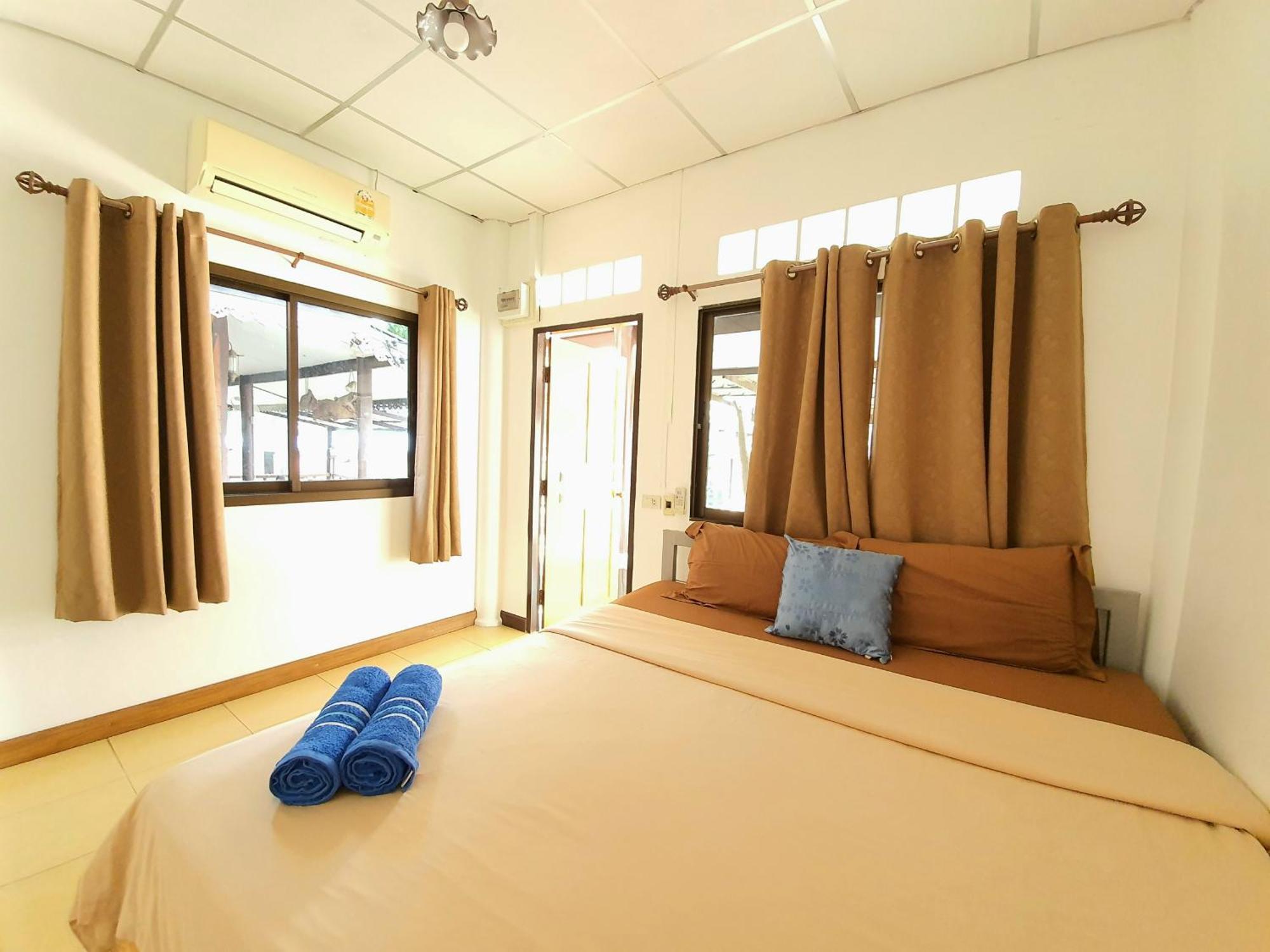 Benjaporn Bungalow Ko Si Chang Kamer foto