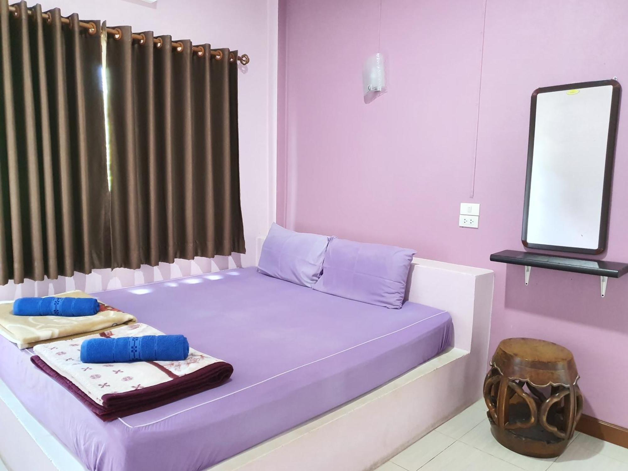 Benjaporn Bungalow Ko Si Chang Kamer foto
