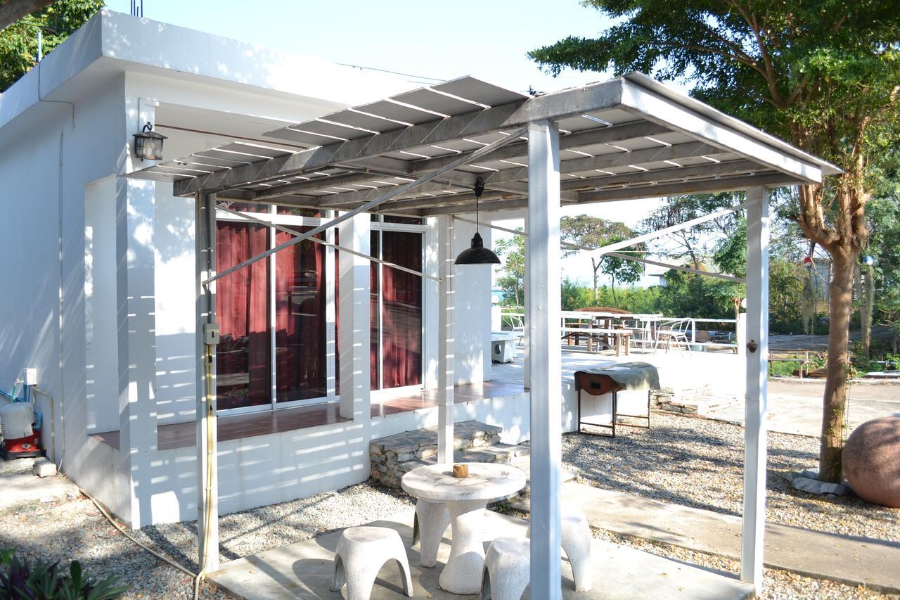 Benjaporn Bungalow Ko Si Chang Buitenkant foto
