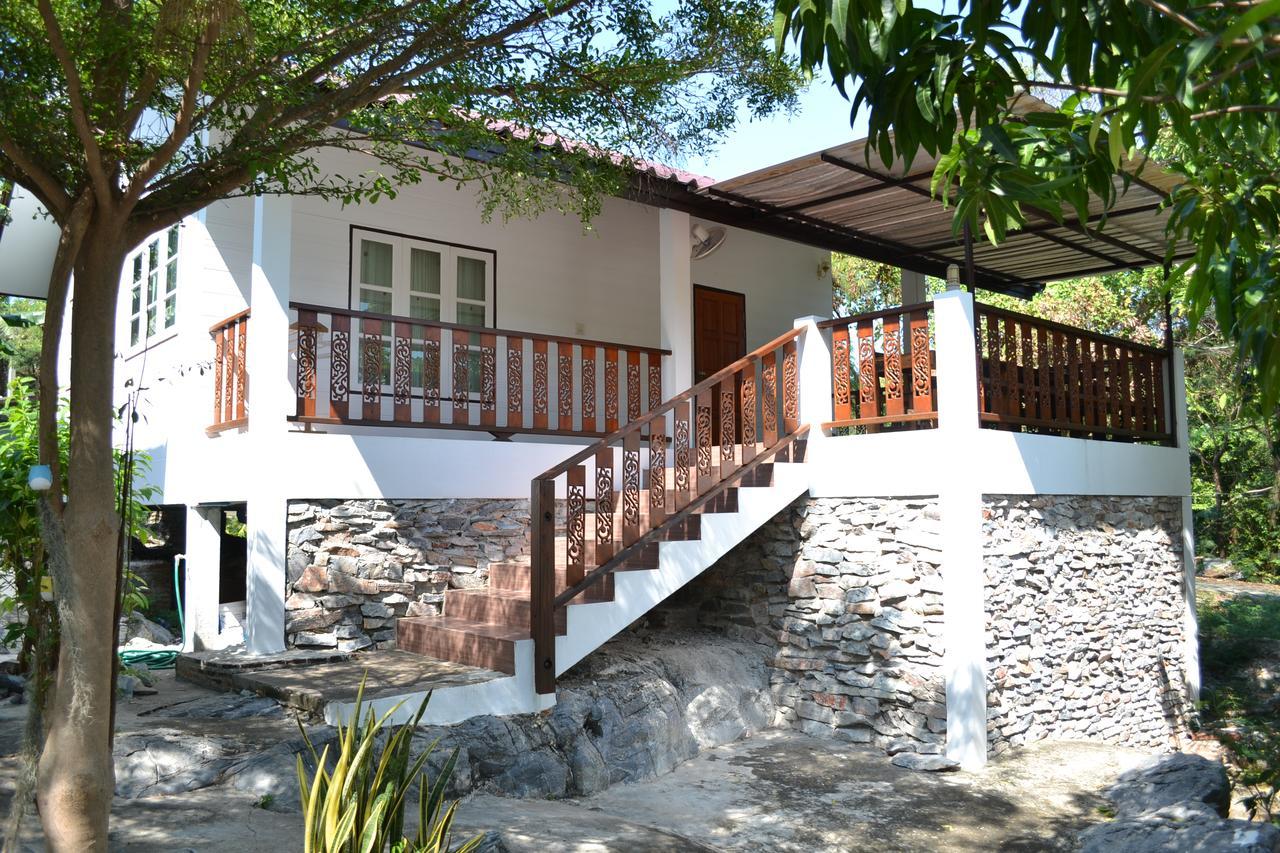 Benjaporn Bungalow Ko Si Chang Buitenkant foto