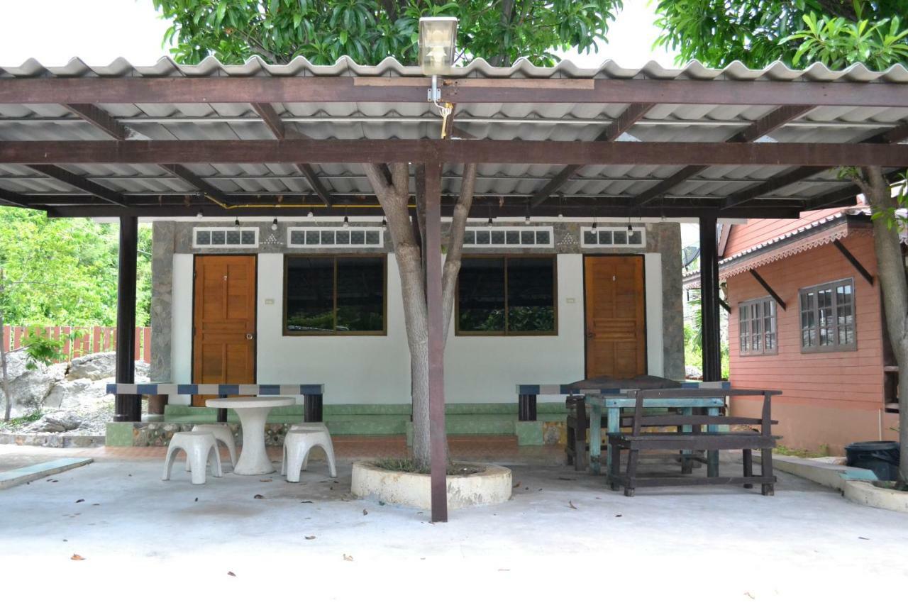 Benjaporn Bungalow Ko Si Chang Buitenkant foto